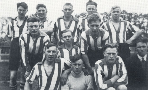 Elftal foto rond 1937